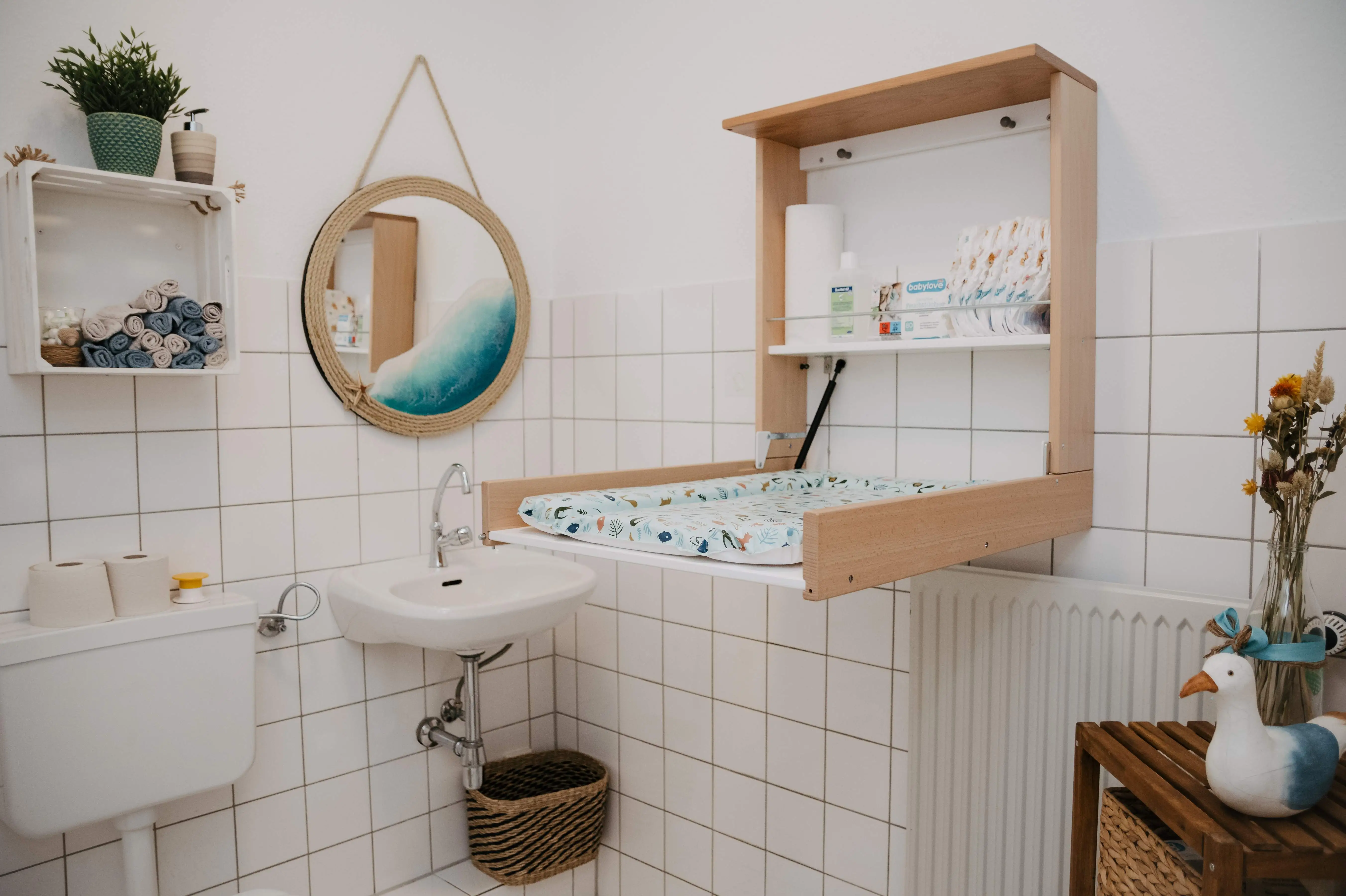 osteopathie-kiel-förde-osteopathie-kiel-badezimmer-stillfreundlich-schwanger osteopathie-kiel-förde-osteopathie-kiel-badezimmer-stillfreundlich-schwanger